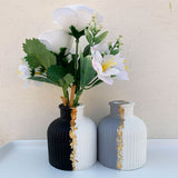 Cute Hand Made Mini Vase With Flower Bunch For Decoration, Sidetable Decoration Piece Gift Piece Ceramic Vase