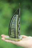 Retro Metal Burj Al Arab Dubai Tower Figurine – Zinc Alloy Home & Office Decor